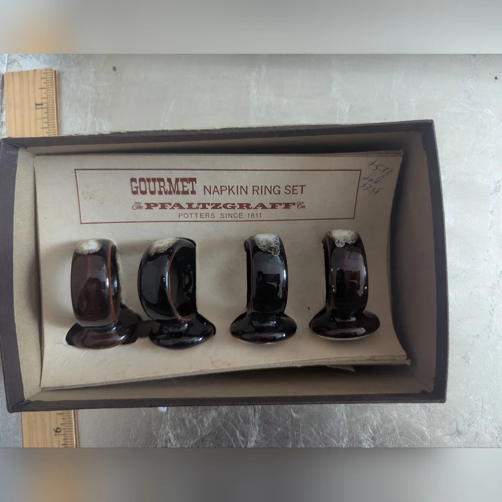 Pfaltzgraff Dark Brown Napkin Ring Set